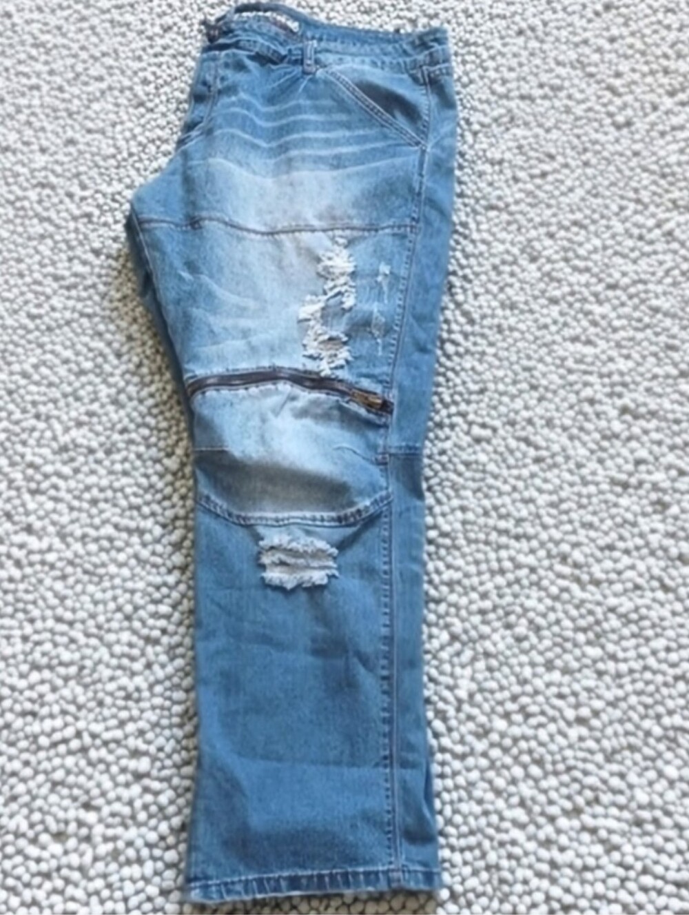Denim House Distressed Button Fly Jeans (44x31)